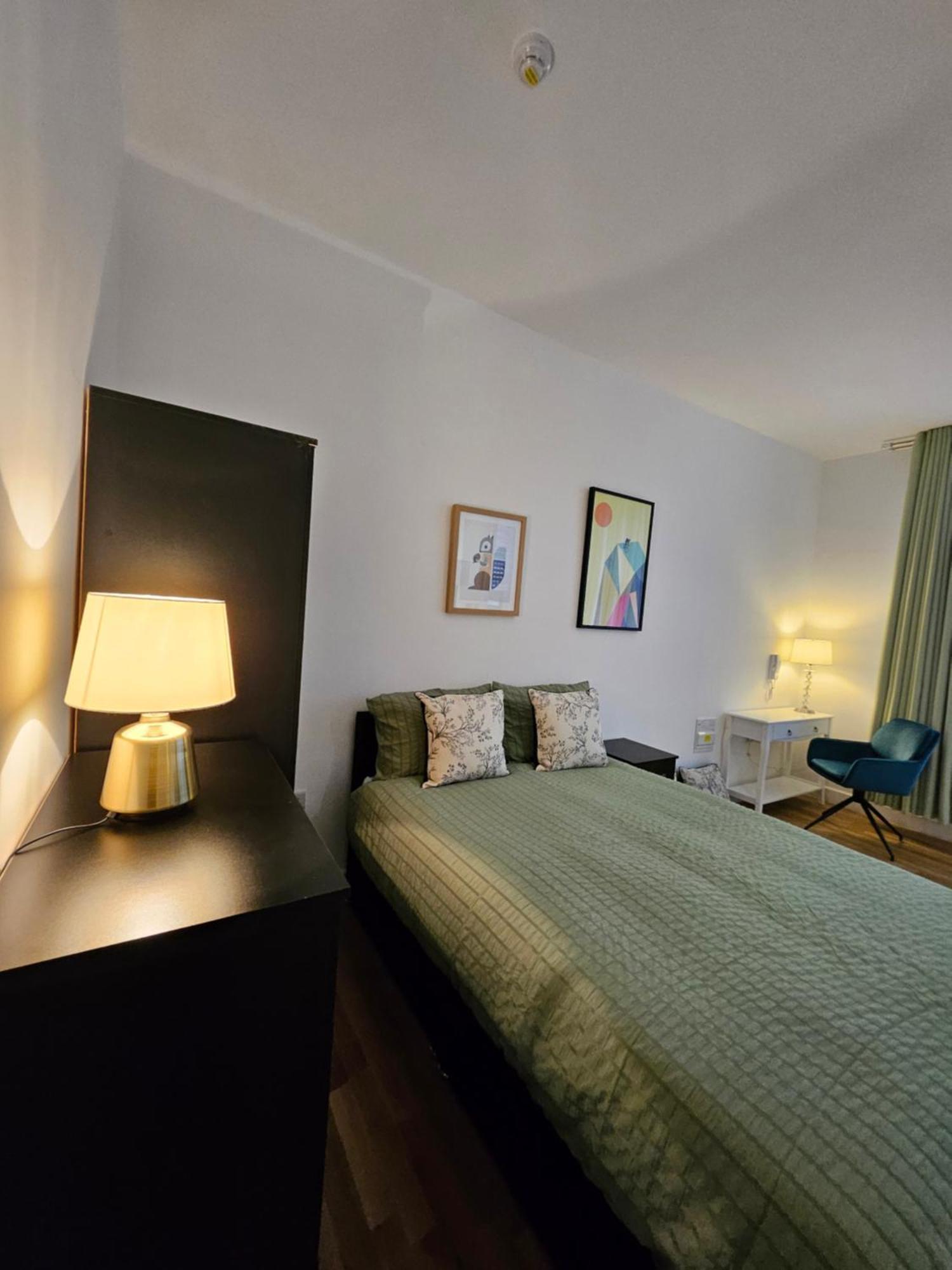 Central Chambers Suites - Suite 1 ลีก ภายนอก รูปภาพ