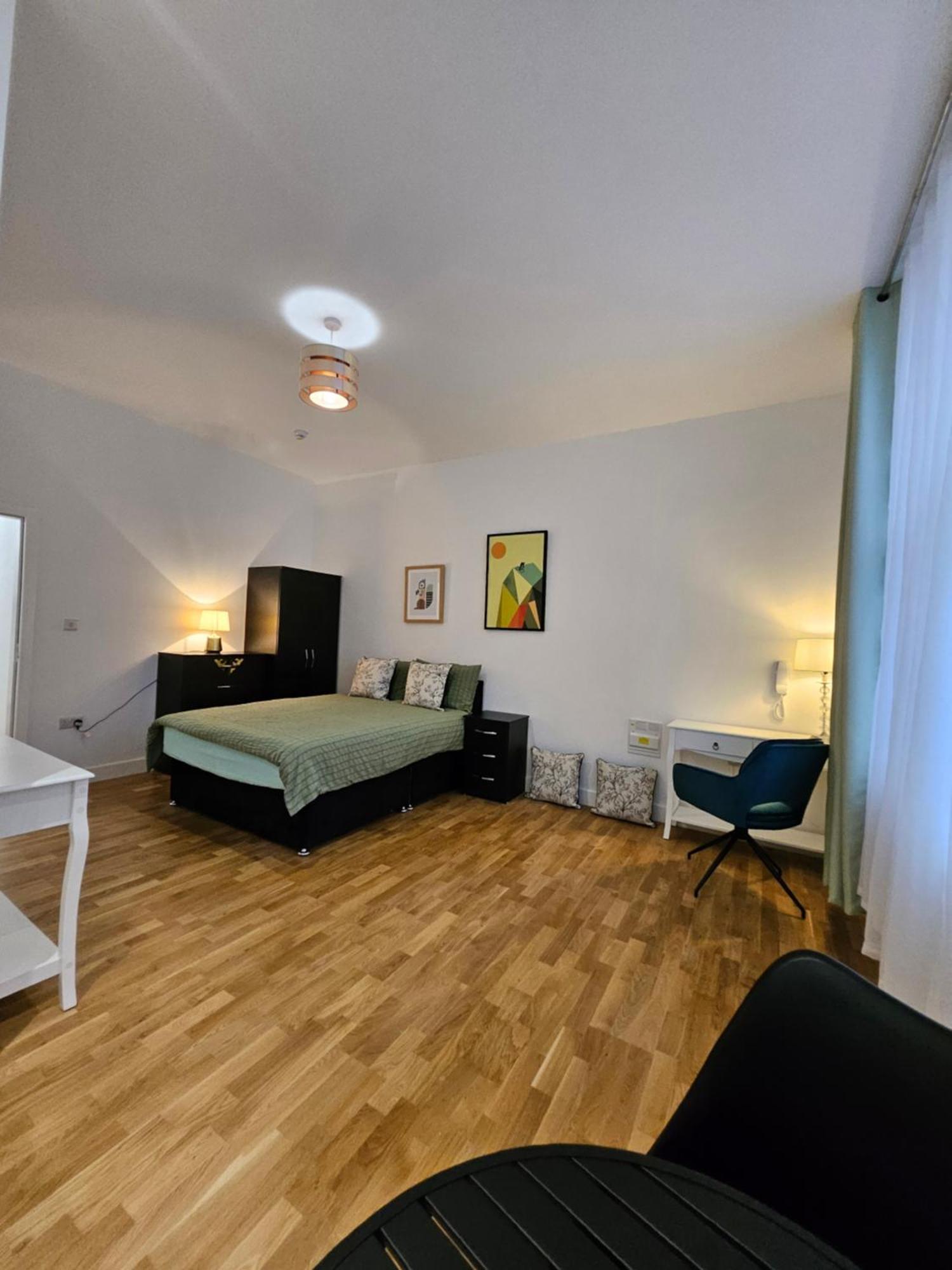 Central Chambers Suites - Suite 1 ลีก ภายนอก รูปภาพ