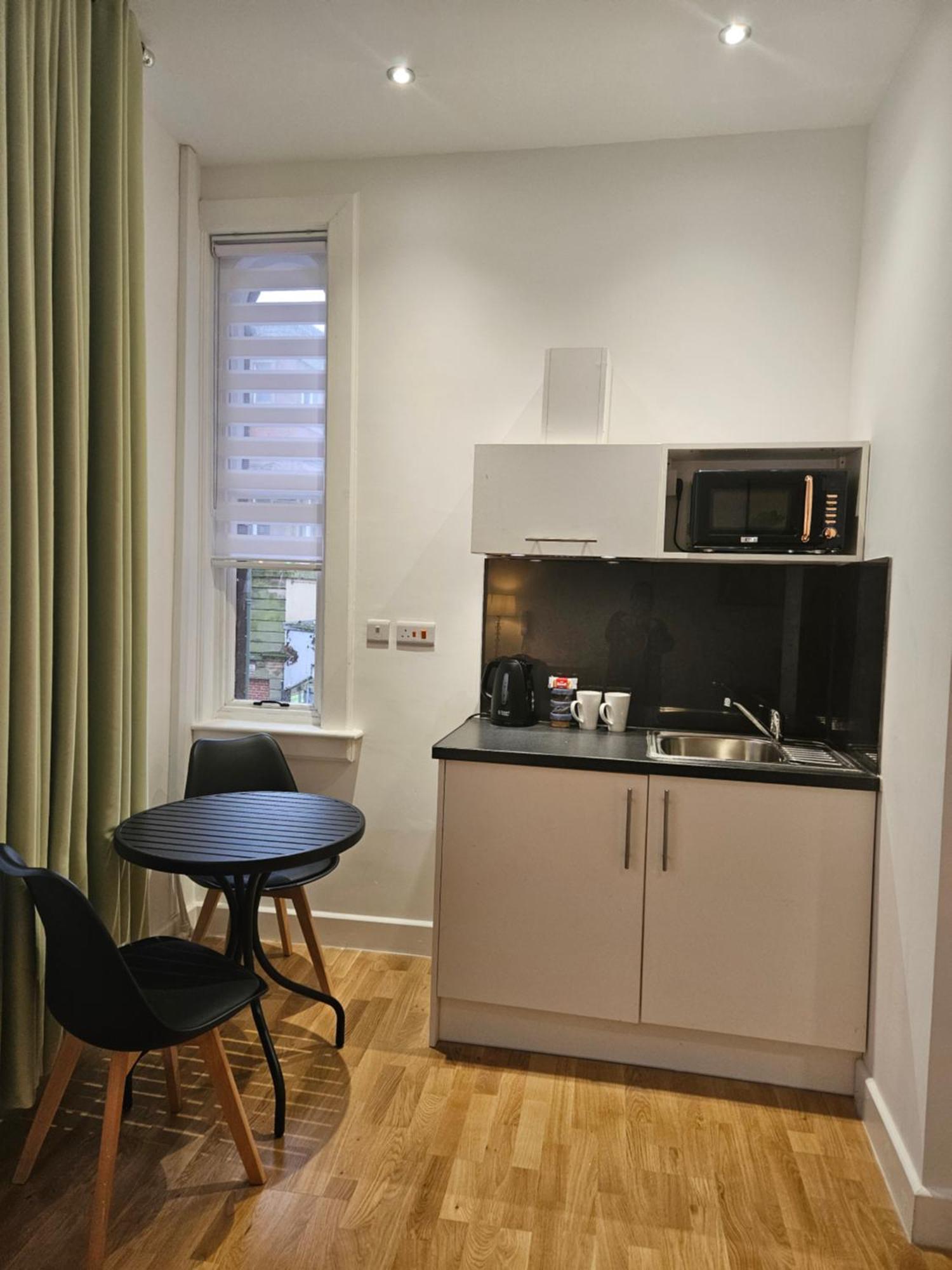 Central Chambers Suites - Suite 1 ลีก ภายนอก รูปภาพ