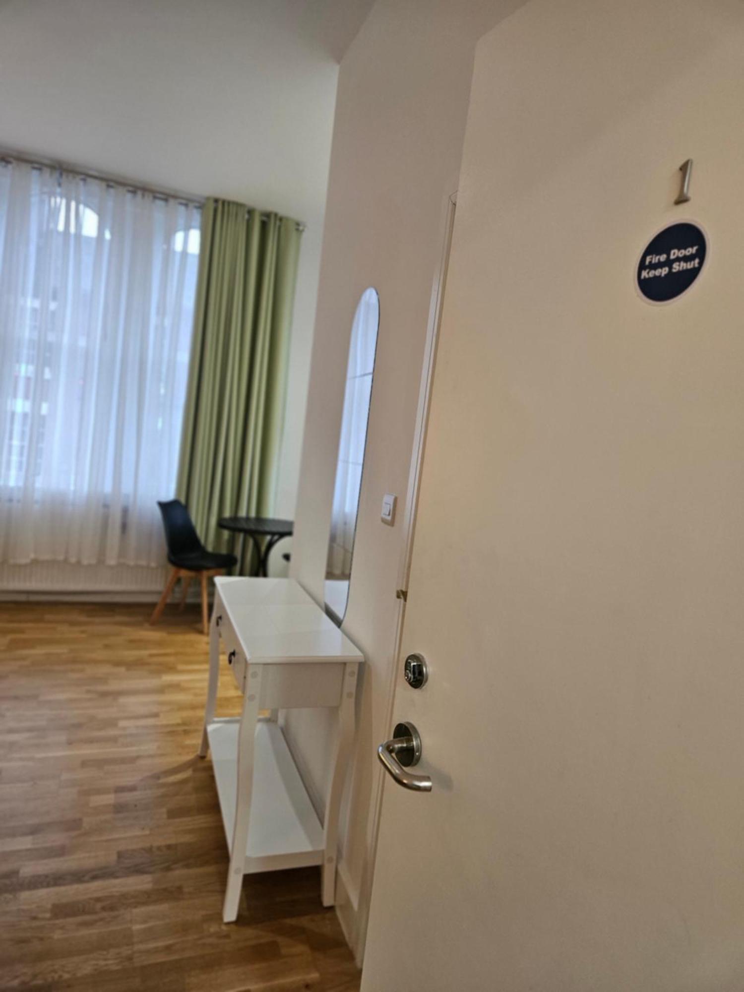 Central Chambers Suites - Suite 1 ลีก ภายนอก รูปภาพ