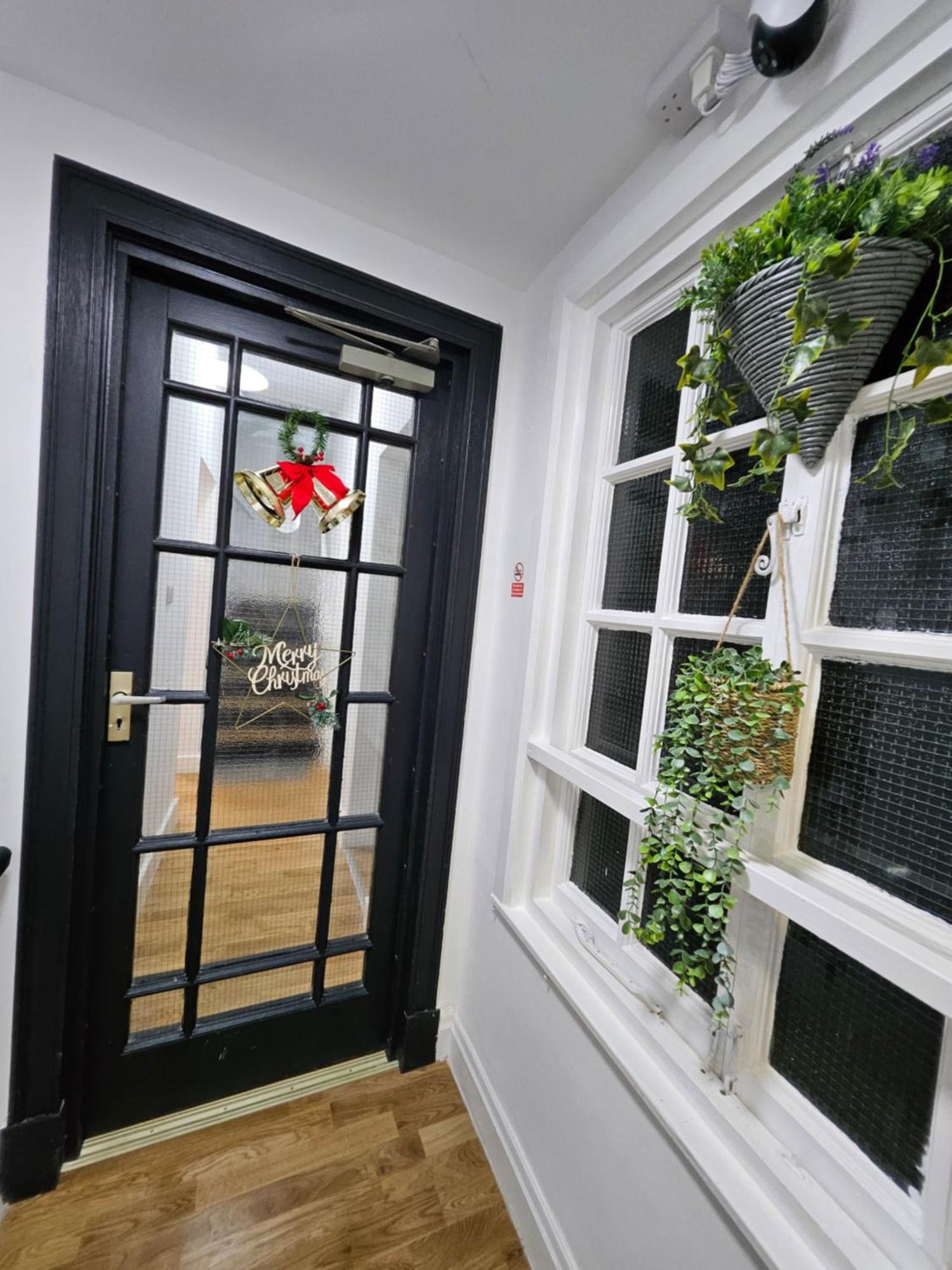 Central Chambers Suites - Suite 1 ลีก ภายนอก รูปภาพ